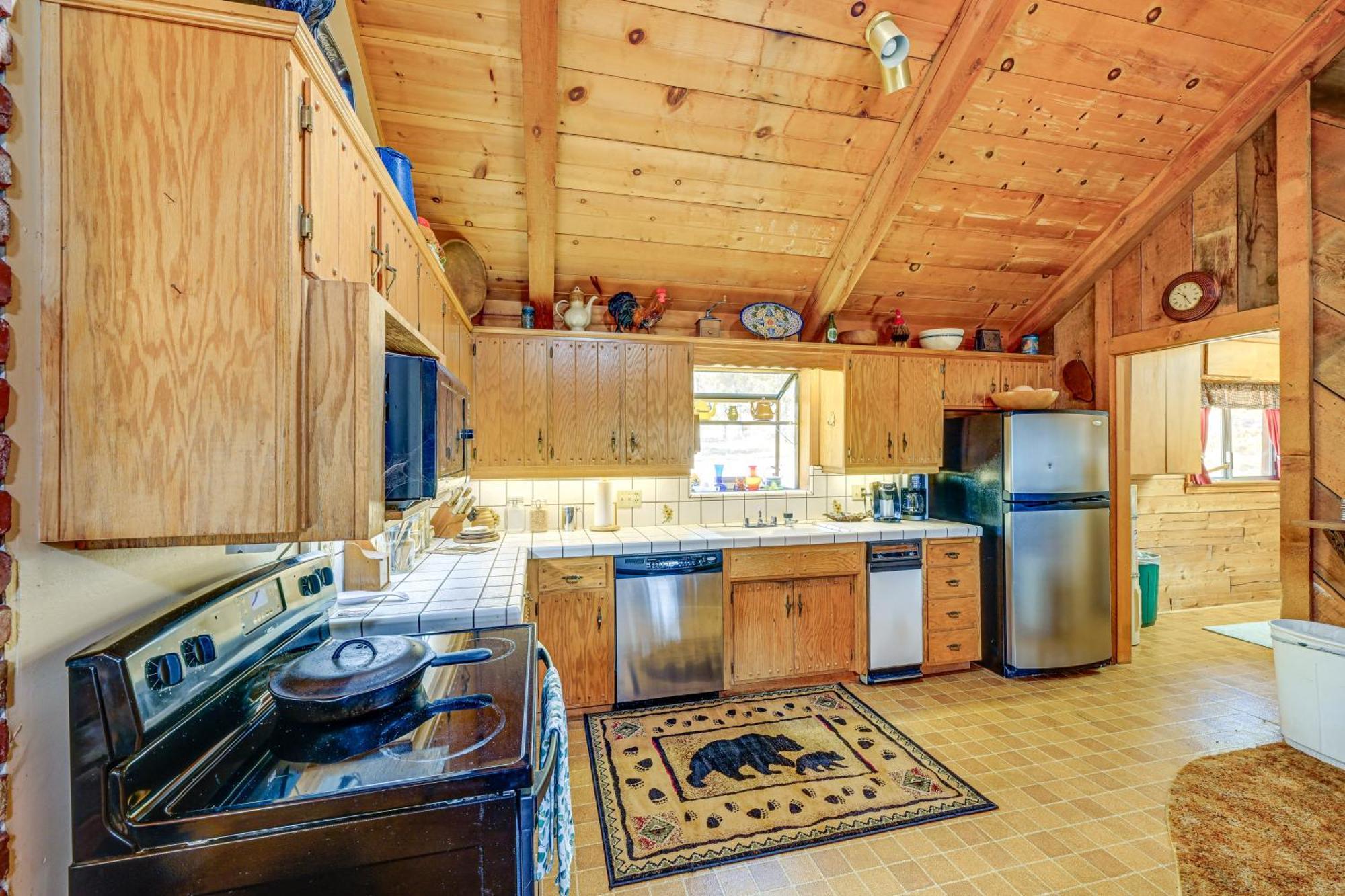 Cozy Family-Friendly Badger Retreat With Fireplace! Екстериор снимка