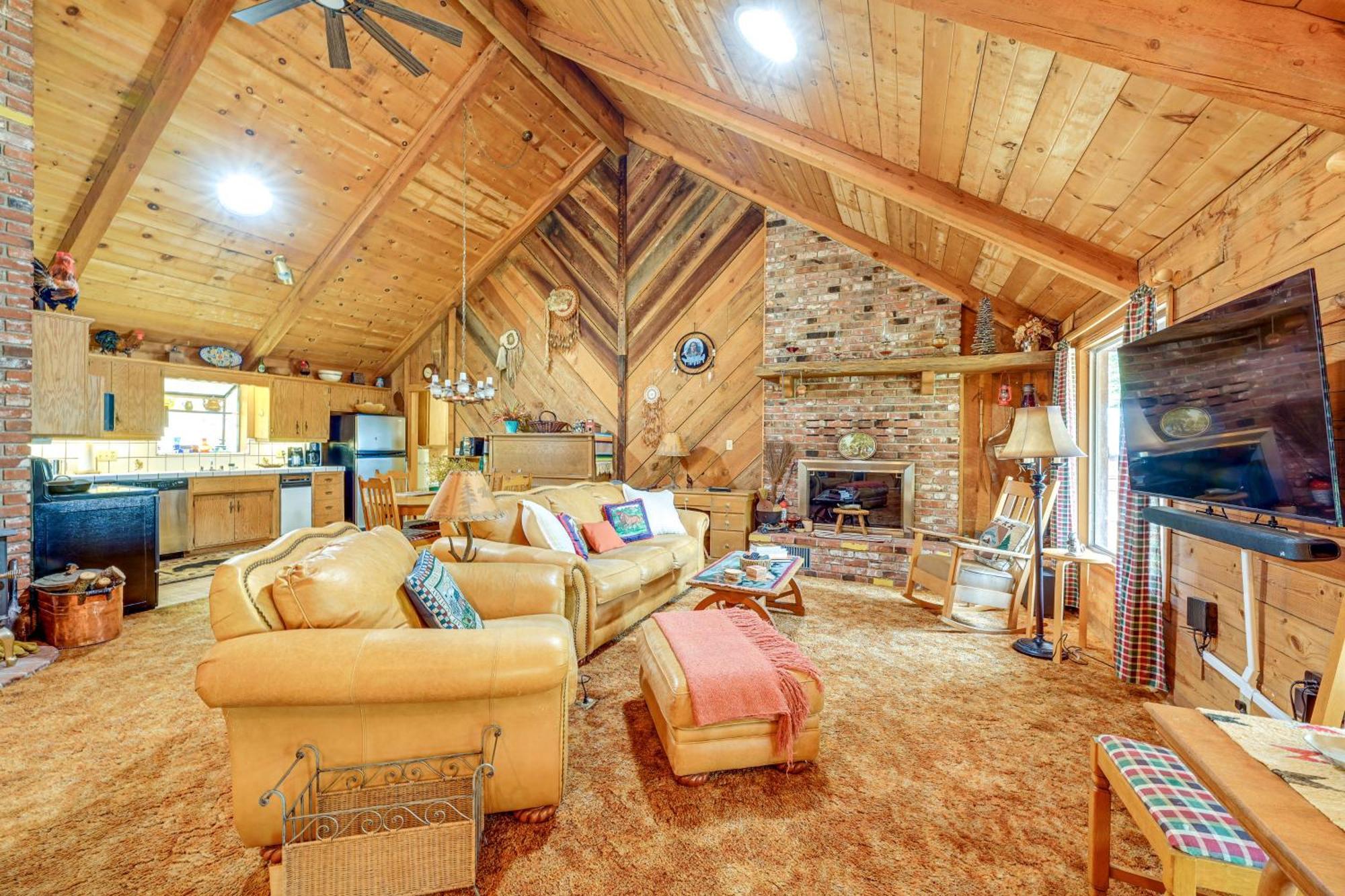 Cozy Family-Friendly Badger Retreat With Fireplace! Екстериор снимка