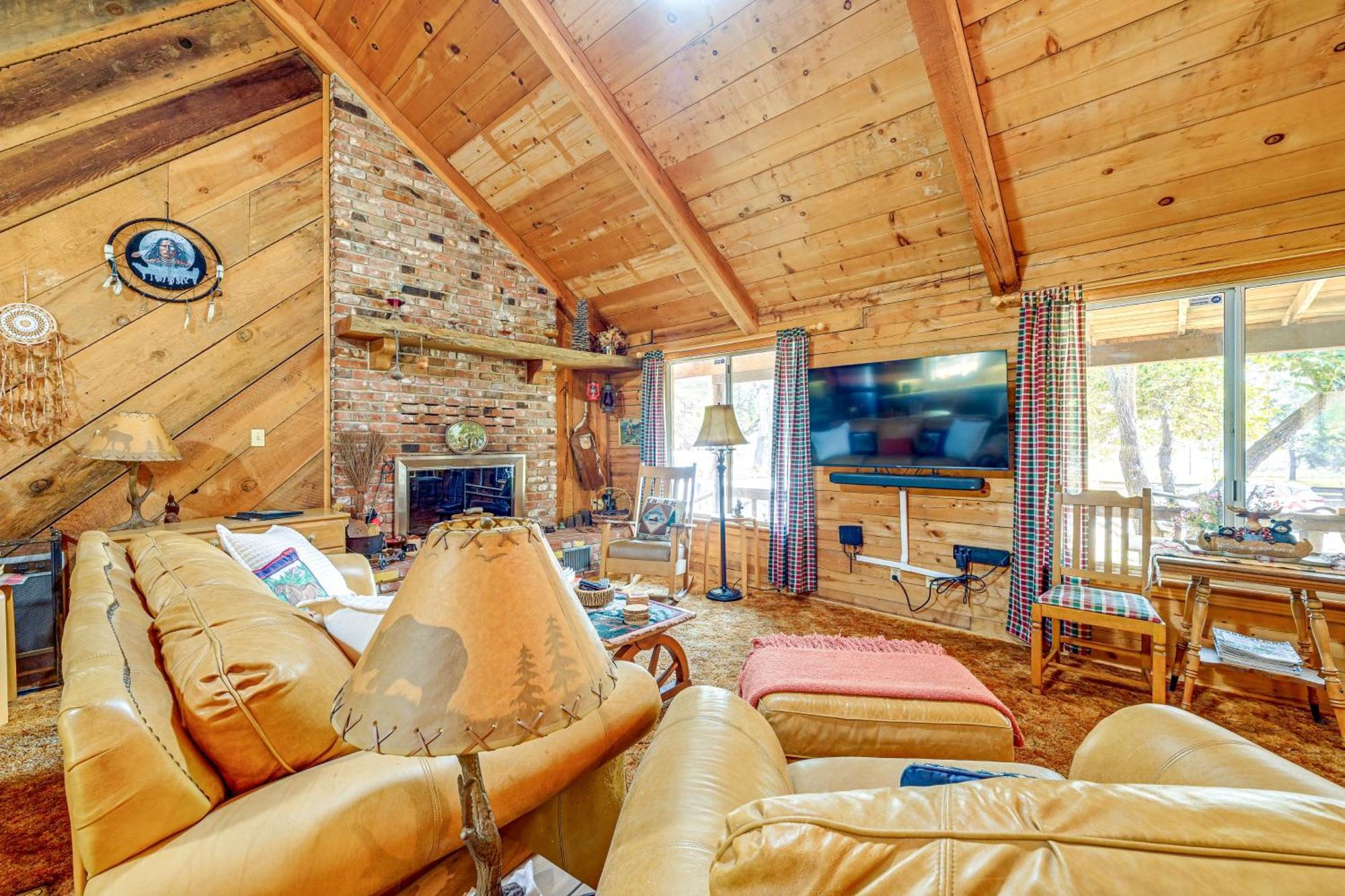 Cozy Family-Friendly Badger Retreat With Fireplace! Екстериор снимка