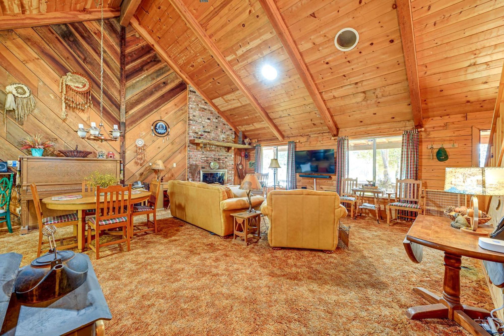 Cozy Family-Friendly Badger Retreat With Fireplace! Екстериор снимка