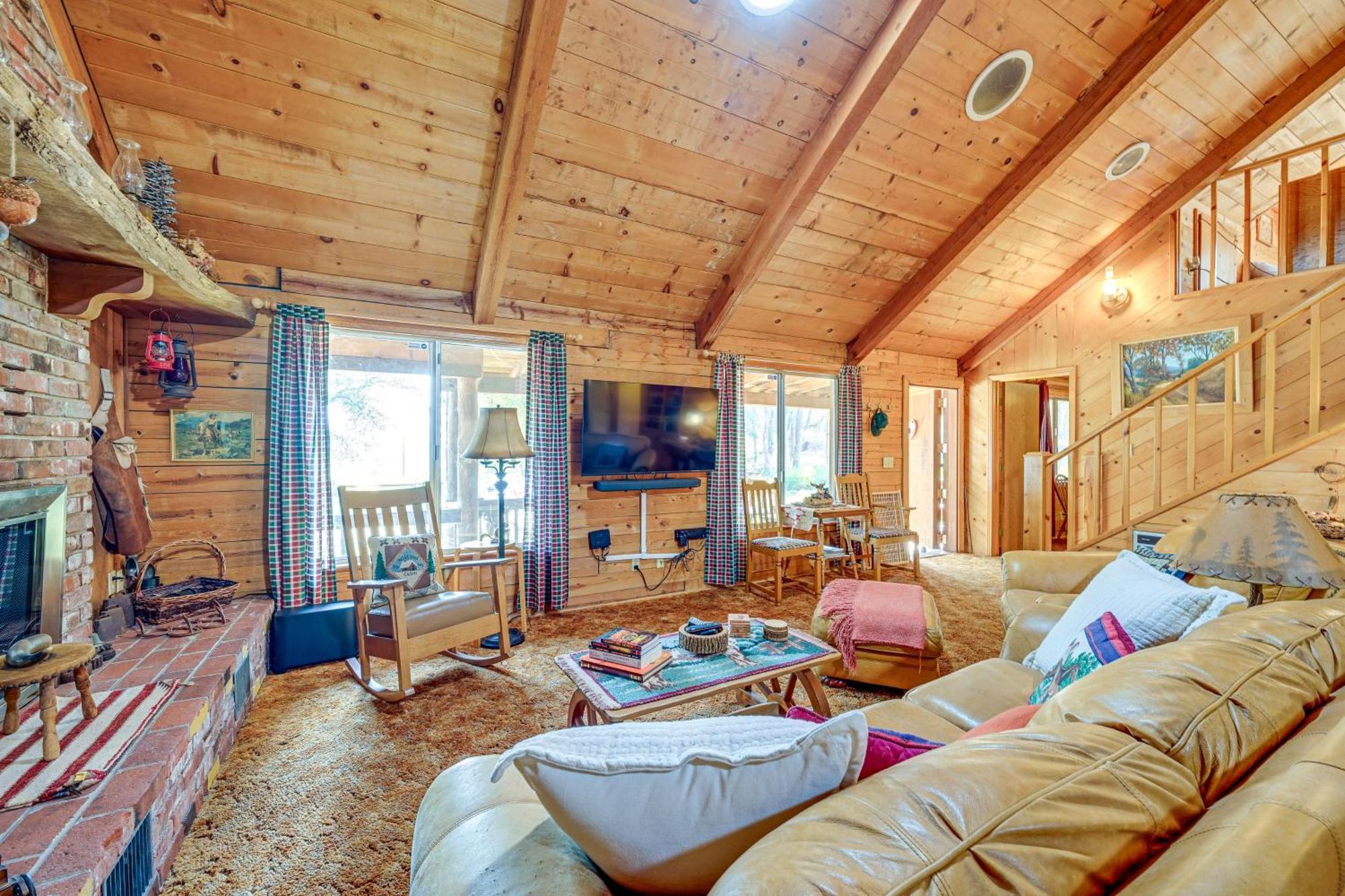 Cozy Family-Friendly Badger Retreat With Fireplace! Екстериор снимка